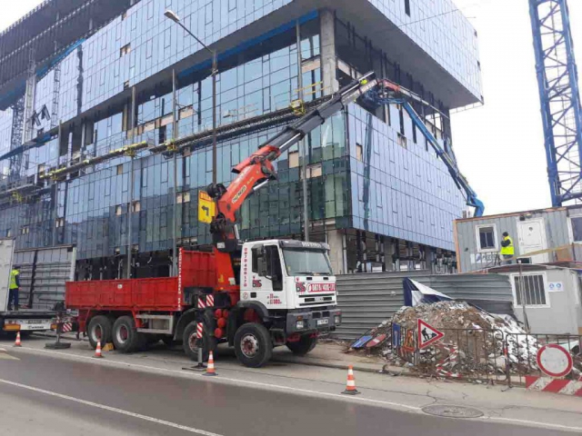 Камион с кран,kamion s kran,kamion s kran sofia,bss-stroy.com