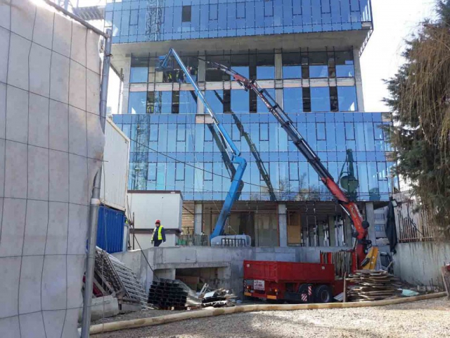 Камион с кран,kamion s kran,kamion s kran sofia,bss-stroy.com