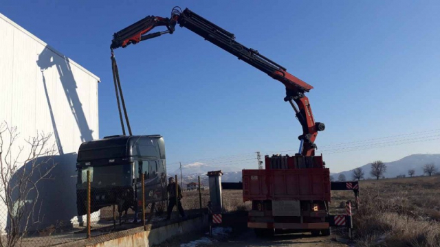 Камион с кран,kamion s kran,kamion s kran sofia,bss-stroy.com