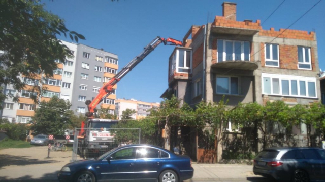 Камион с кран,kamion s kran,kamion s kran sofia,bss-stroy